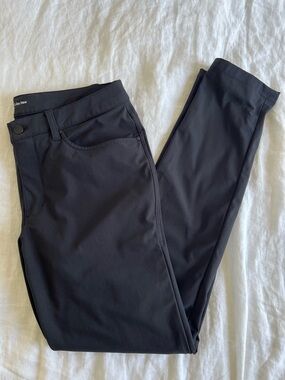 Lululemon Black Like New Pants - Size 31